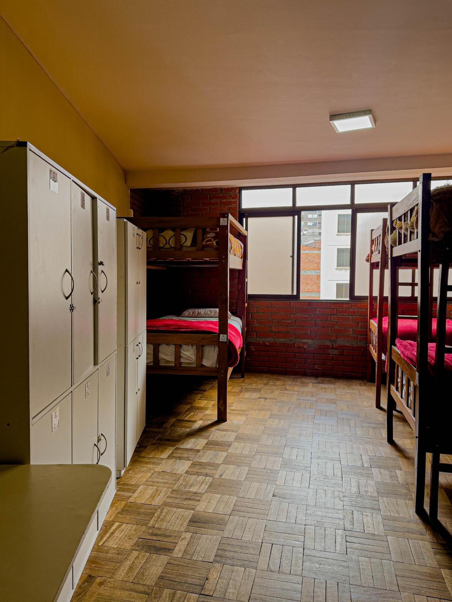 Lobo Hostel La Paz Bagian luar foto